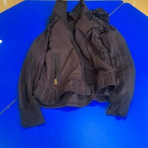 Lululemon wind breaker jacket